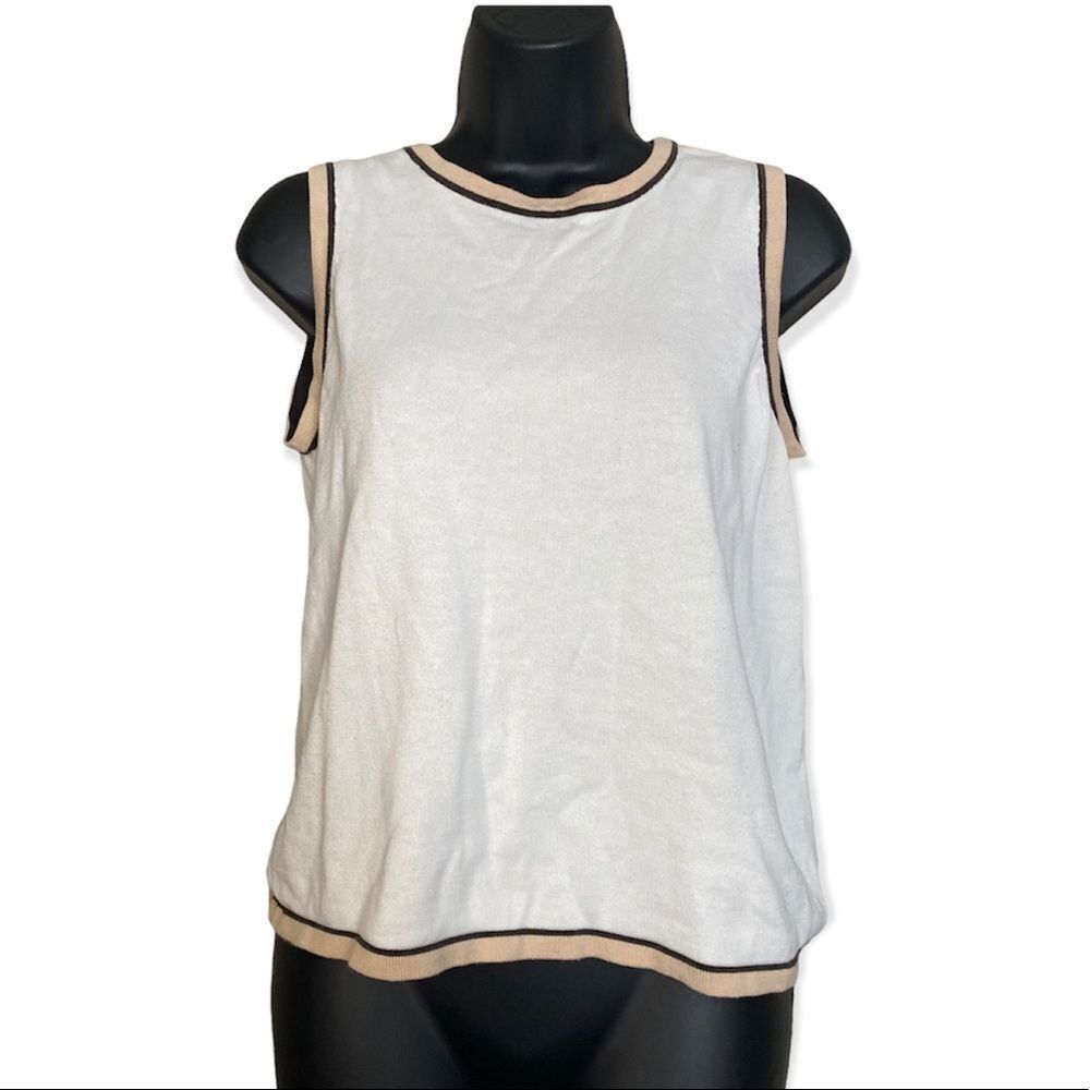 GOODCLOTHES Collections White Sleeveless Crew Neck Top